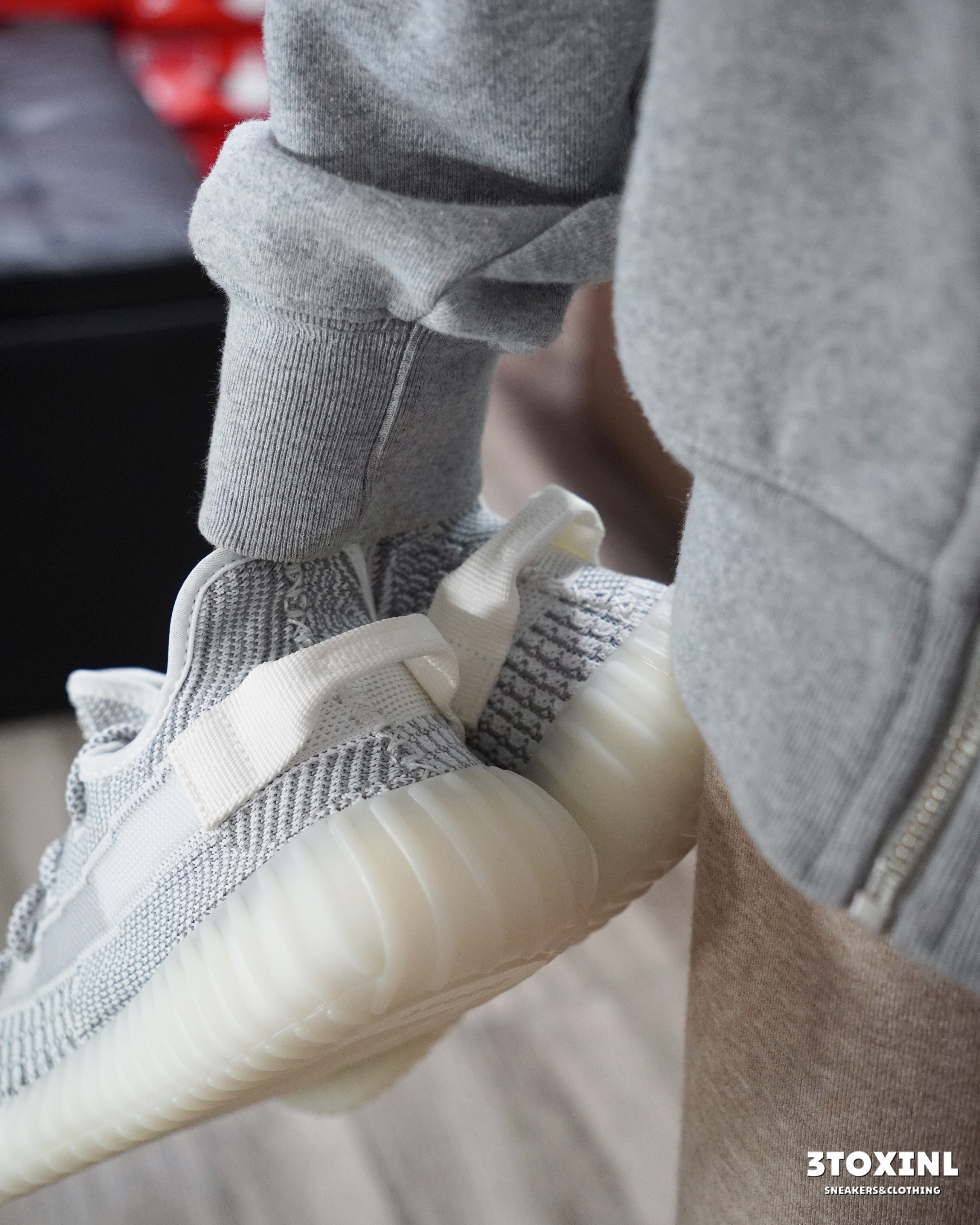 (預訂) Adidas Yeezy Boost 350 V2 - Static