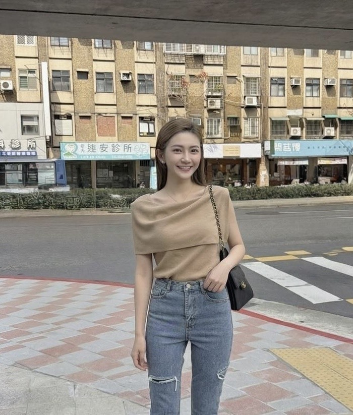 ［預購］🔥04.29春夏新品］💥闆娘官搭必收款］韓版兩穿螺紋棉一字領上衣（兩色）