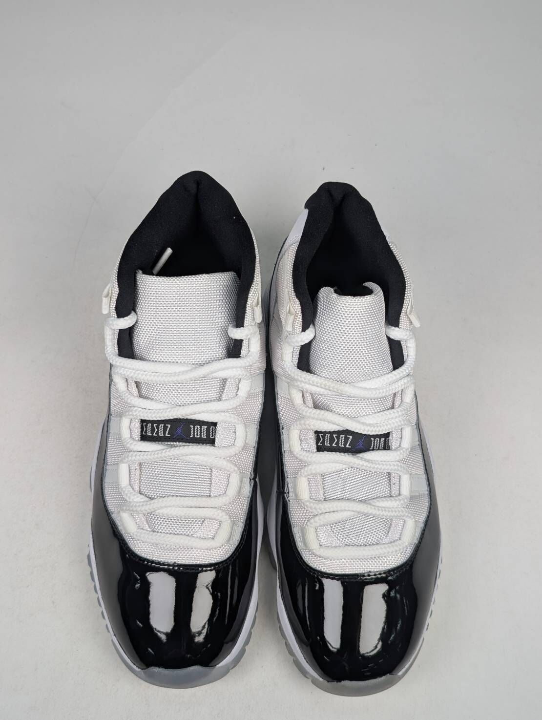 微瑕疵-左右腳中底鞋底泛黃色差 378037-100 M8.5 Air Jordan 11 「 Concord 」
