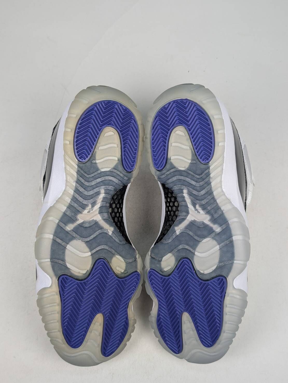 微瑕疵-左右腳中底鞋底泛黃色差 378037-100 M8.5 Air Jordan 11 「 Concord 」