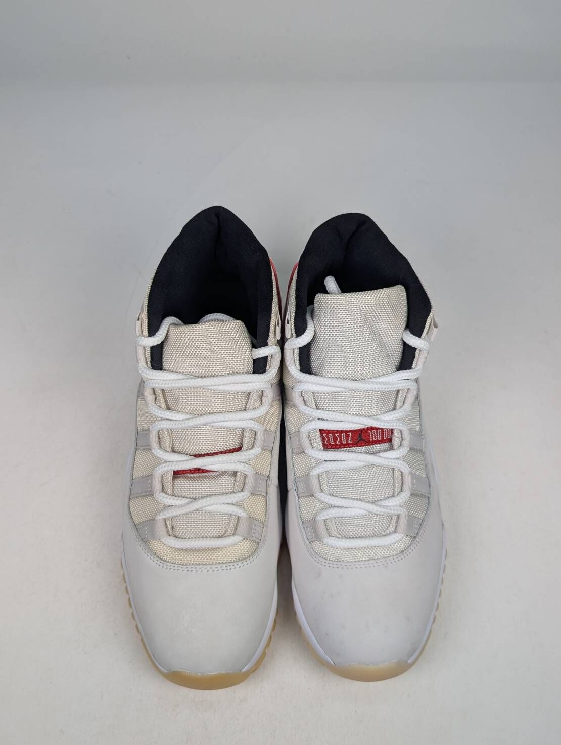 微瑕疵-左右腳鞋底中底泛黃鞋面明顯色差髒汙 378037-016 M11 Air Jordan 11 “Platinum Tint” 奶油白