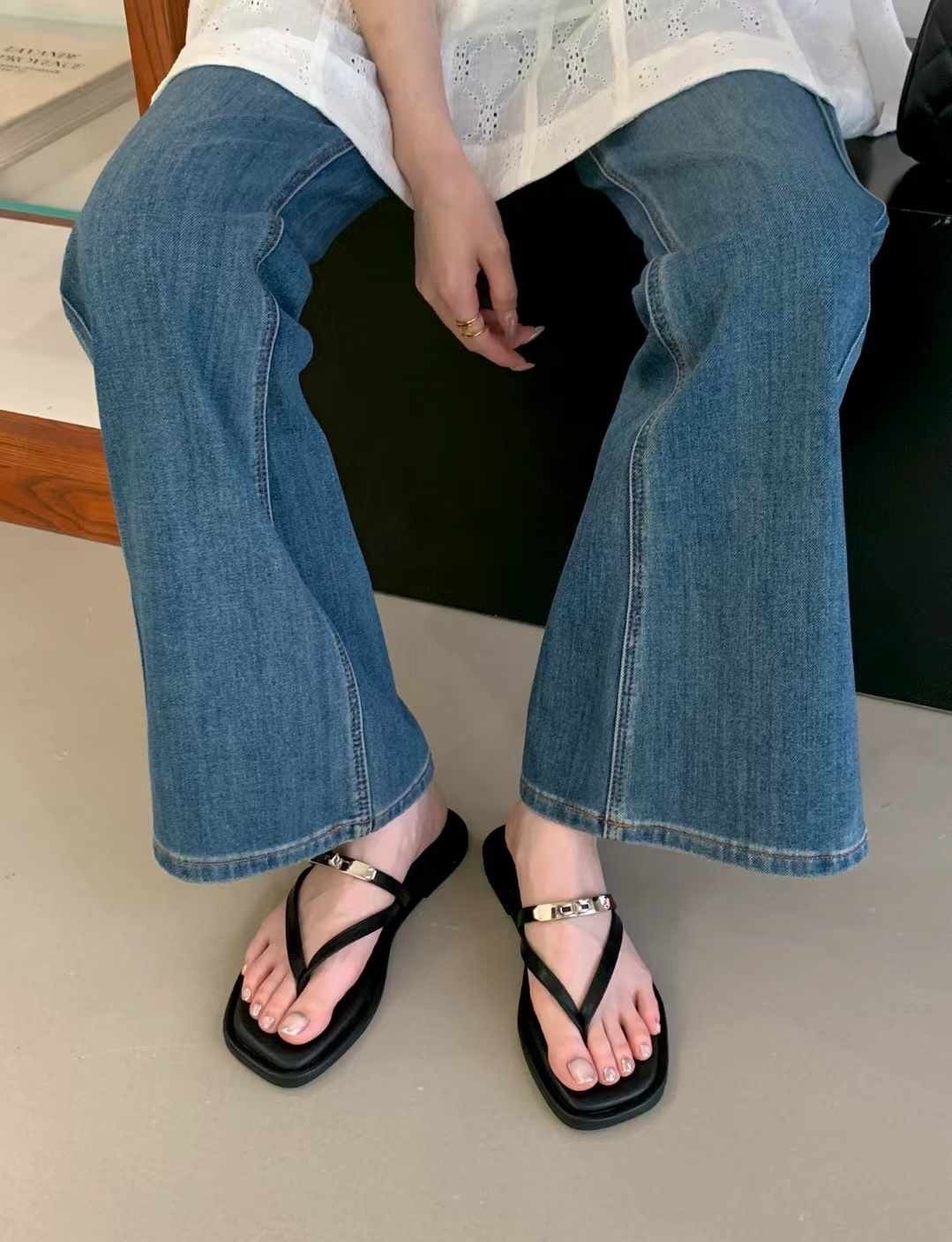 ［預購］🔥04.29春夏新品］💥集體自留款］🇰🇷正韓超質感皮革Kelly夾腳拖（22.5-25/三色）