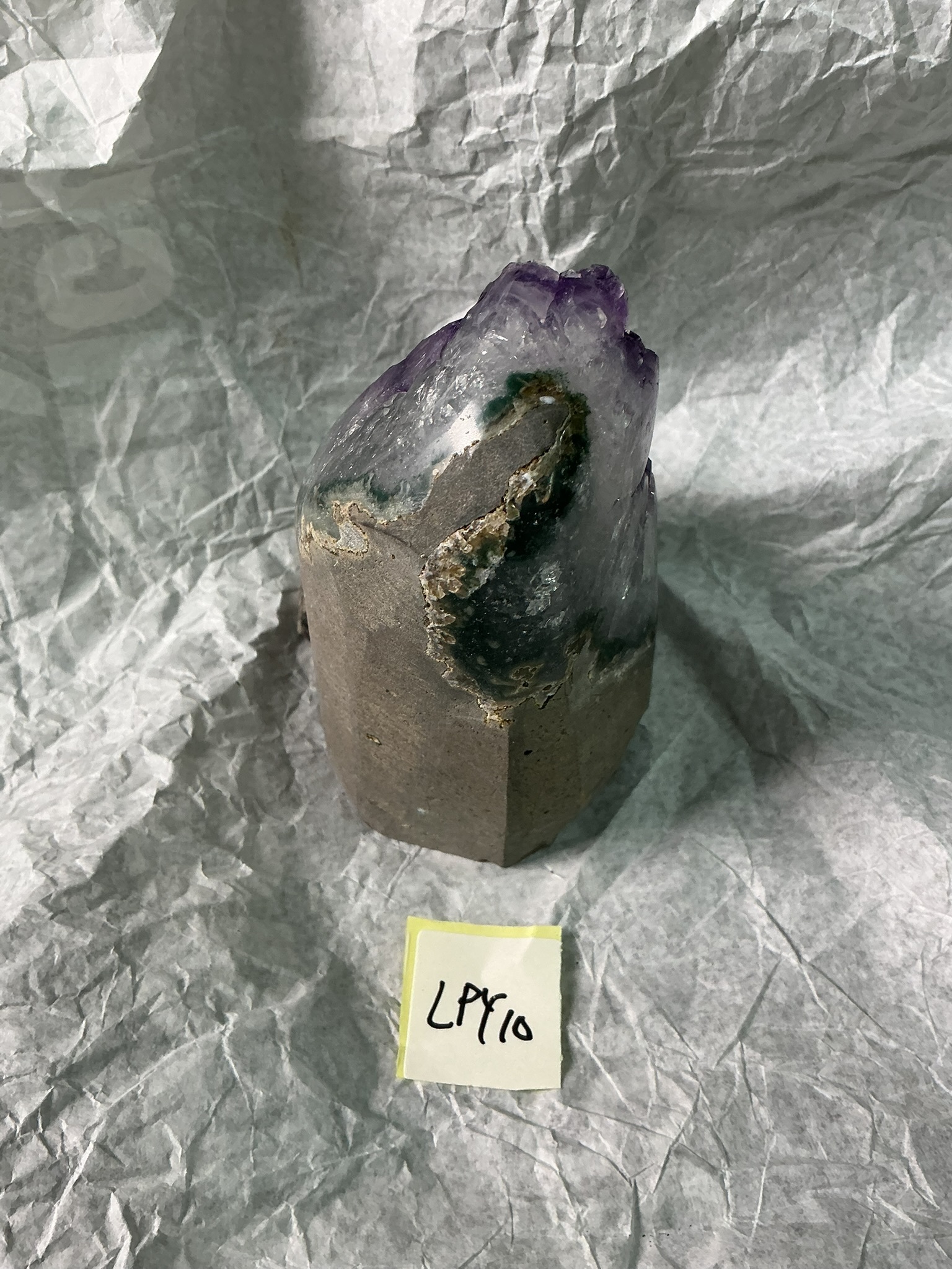 ZB096 LPY10 紫水晶擺件 0.65-0.75kg