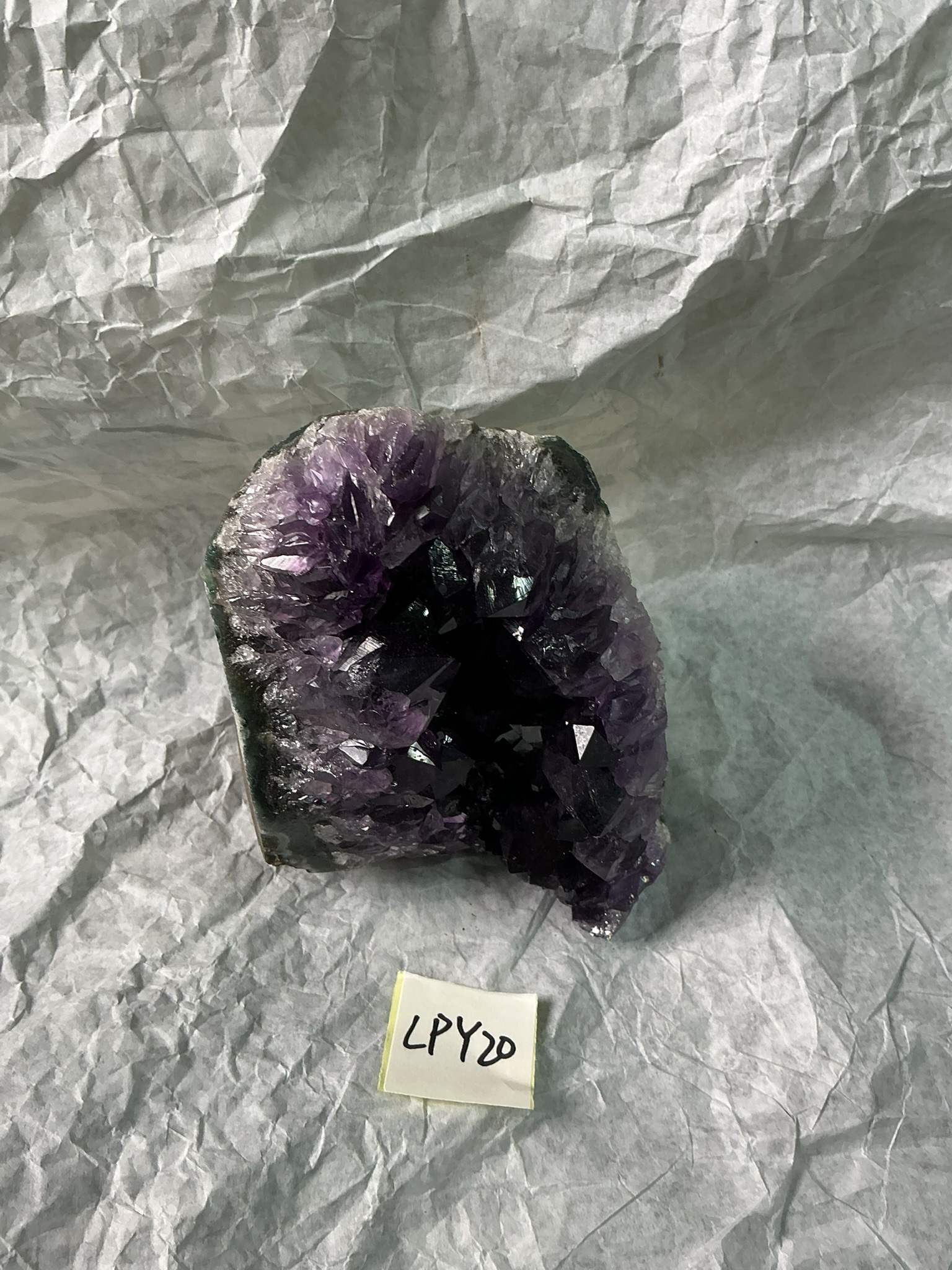 ZB106 LPY20 紫水晶擺件 0.65-0.75kg