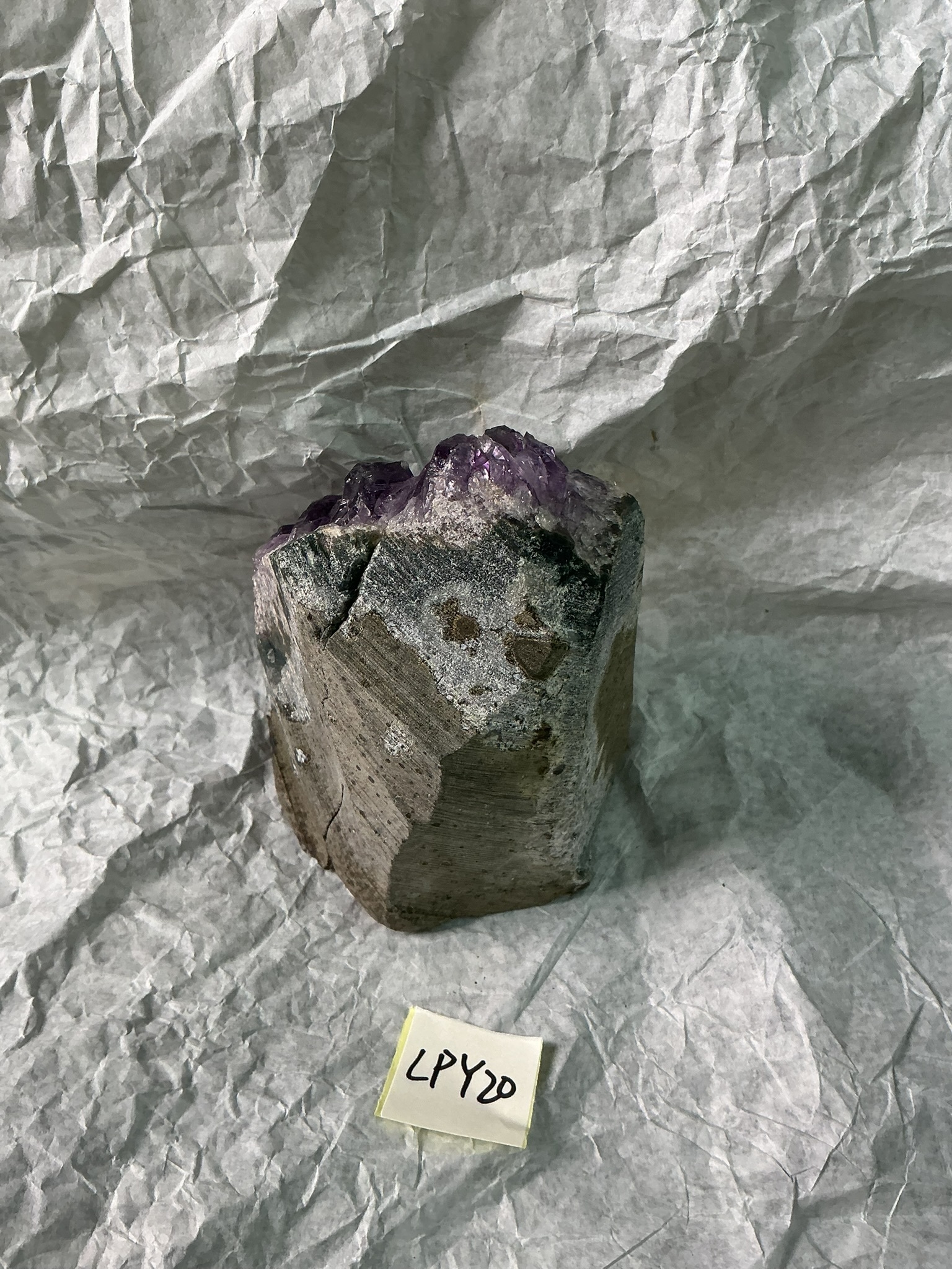 ZB106 LPY20 紫水晶擺件 0.65-0.75kg