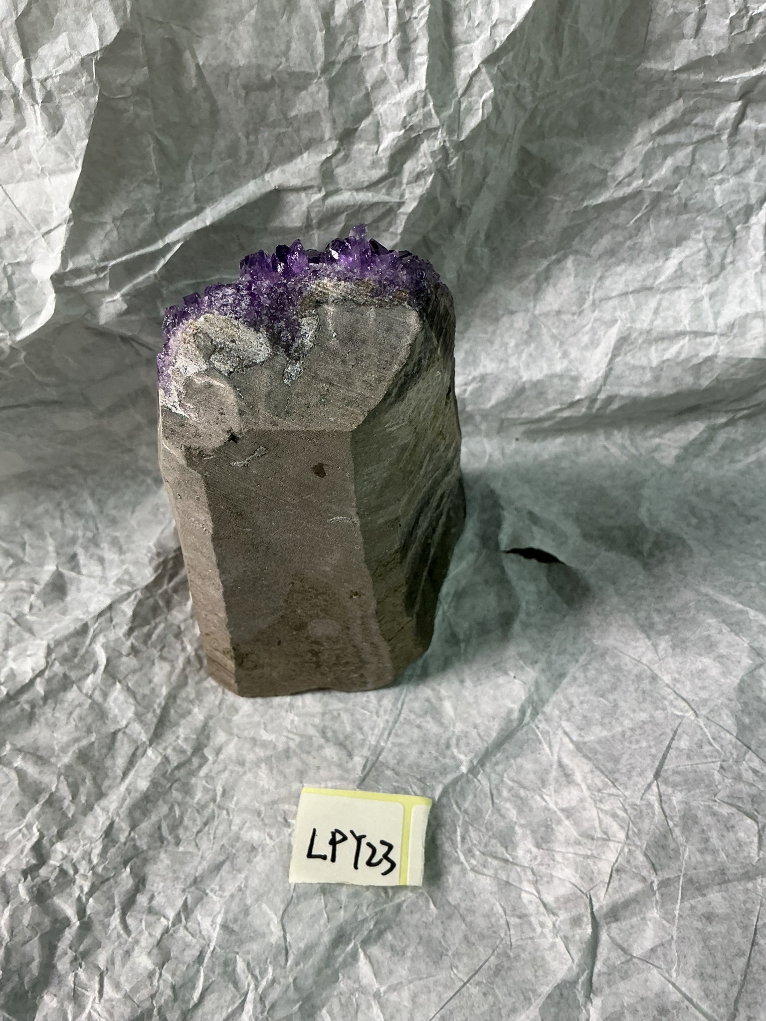 ZB109 LPY23 紫水晶擺件 0.65-0.75kg