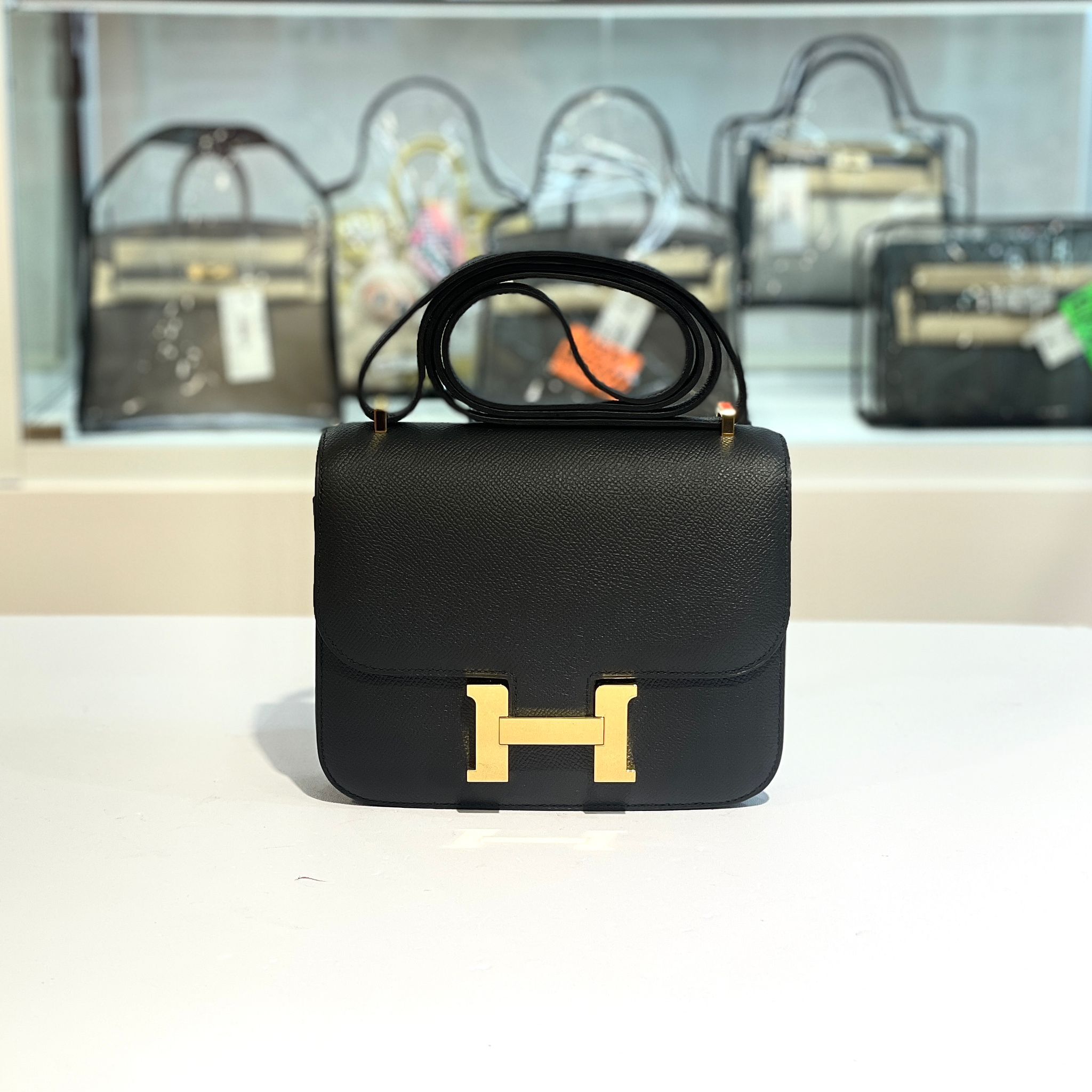 全新未使用品!!! HERMES MINI CONSTANCE Y  NOIR EPSOM GHW 黑色金扣 #愛馬仕康康包 #BRAND NEW #香榭站正品