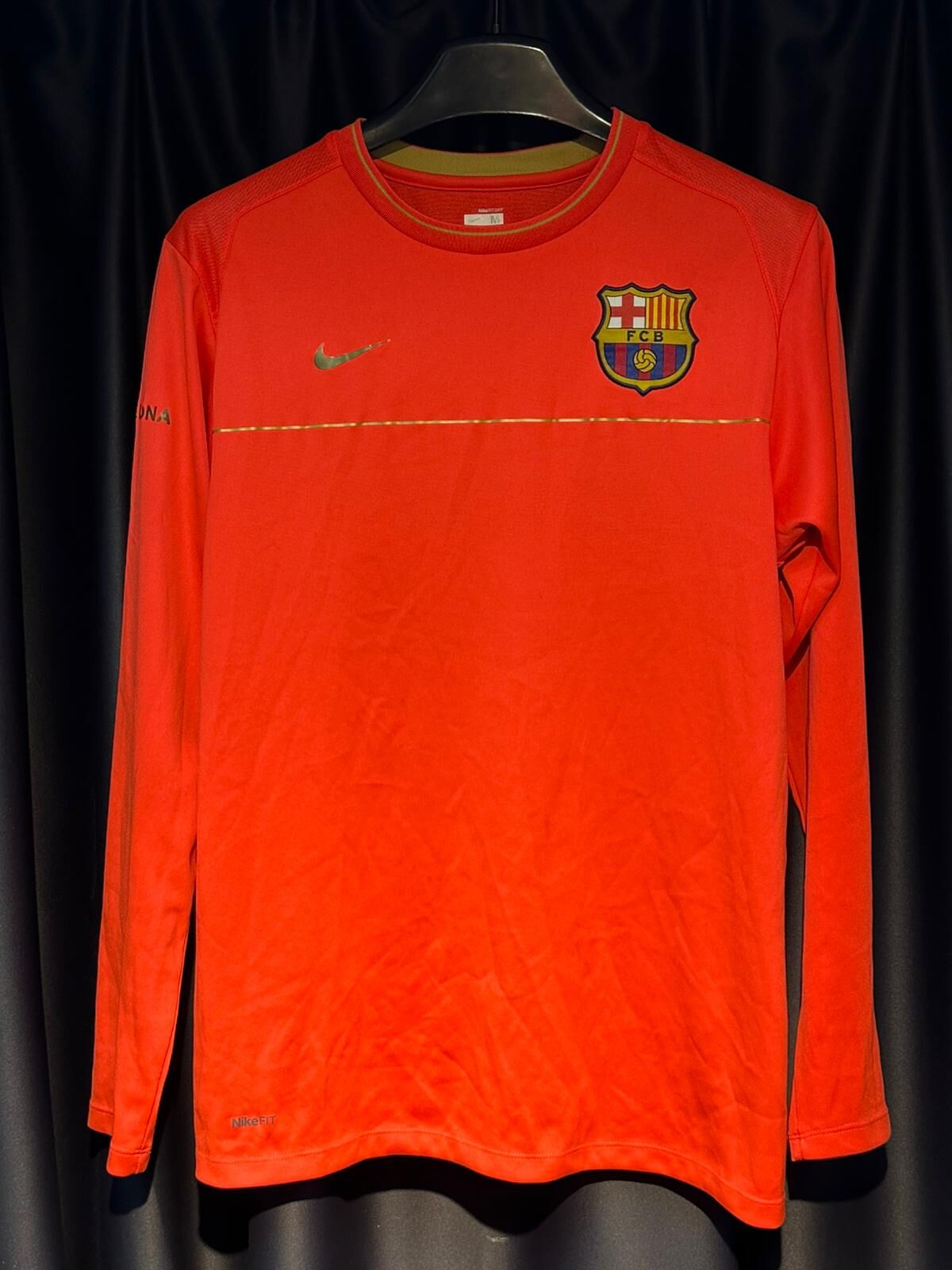 BARCELONA TRININING SHIRT  (USED  / 8/10)