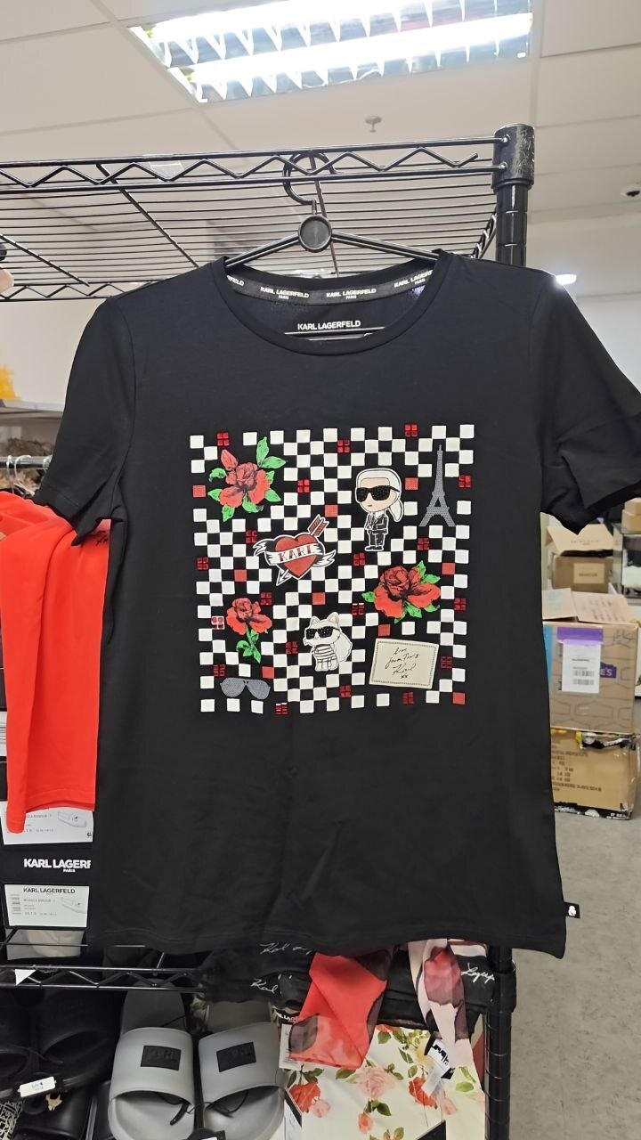 [UPO] KARL LAGERFELD BLACK WOMEN'S LOGO CHECKERBOARD LOGO WHIMSICAL T-SHIRT, L6WHBD85-BLK (POUKL70)