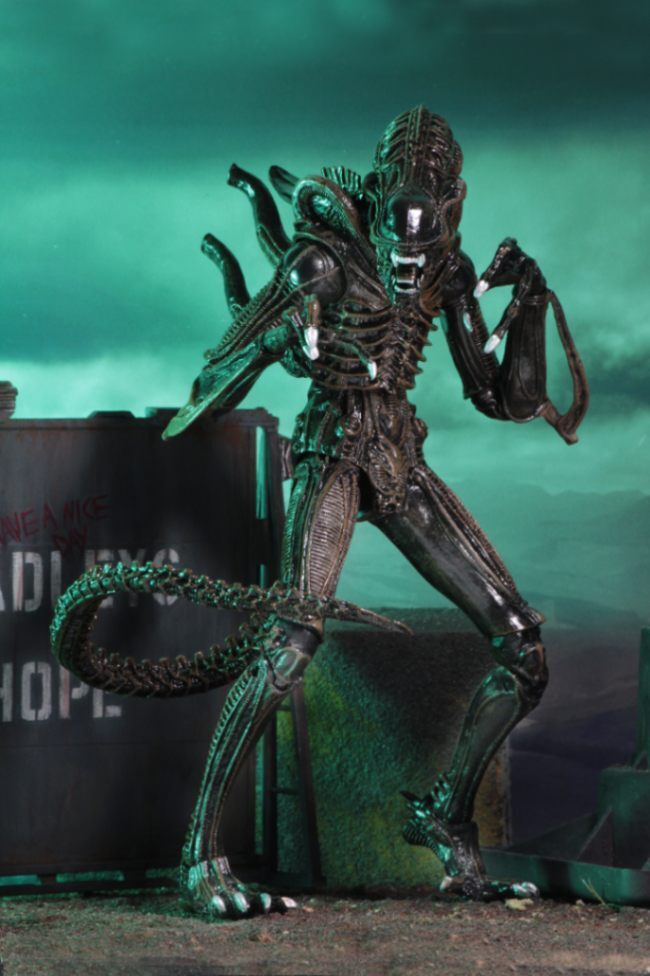 (預訂) NECA NEC51683 Ultimate Aliens Warrior (1986) Brown
