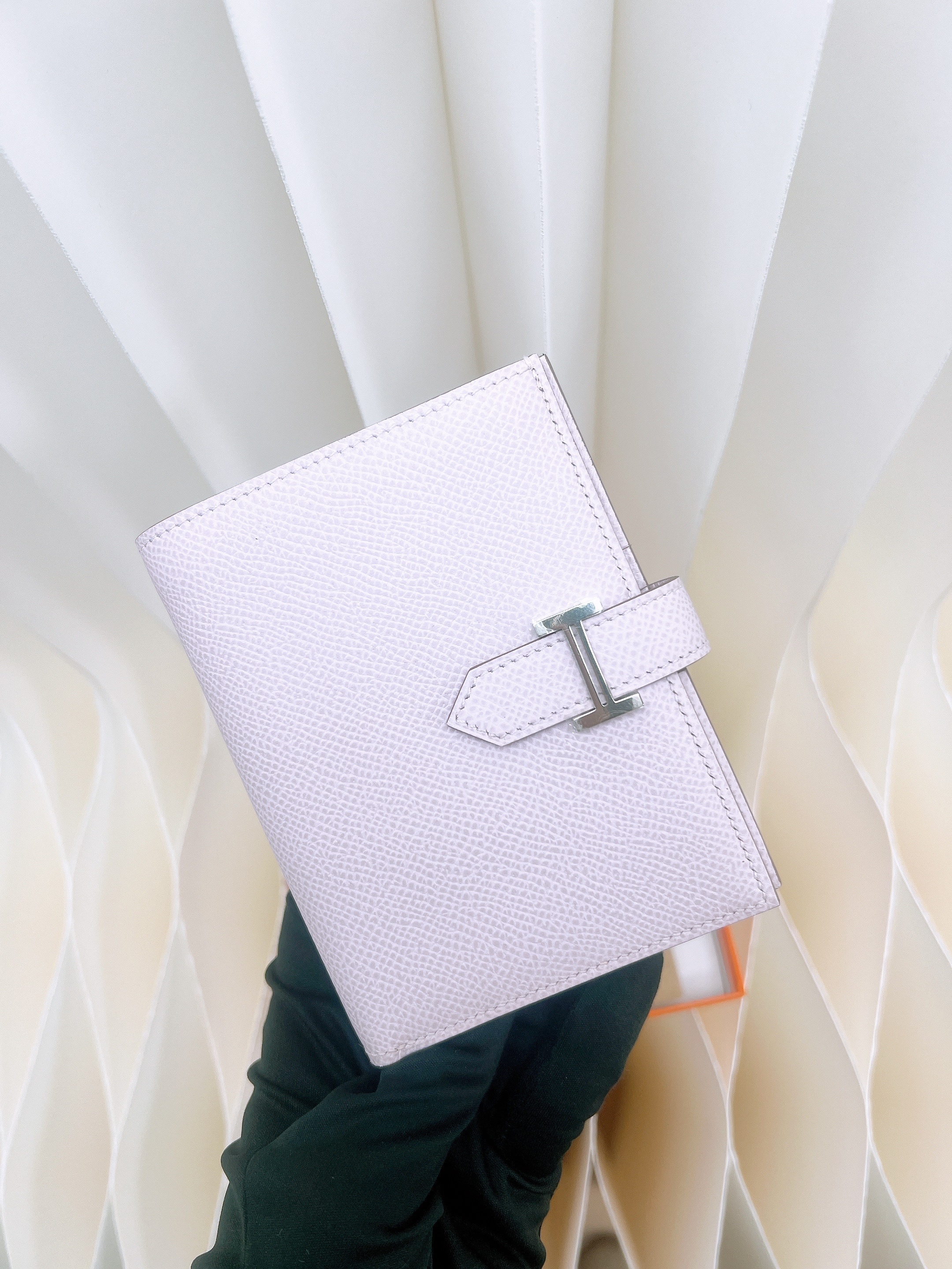 *Unused* Hermes bearn compact wallet (mauve pale PHW/ stamp U)