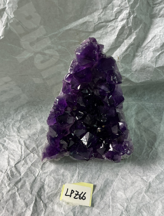 ZB195 LPZ66 紫水晶擺件 0.76-0.9kg