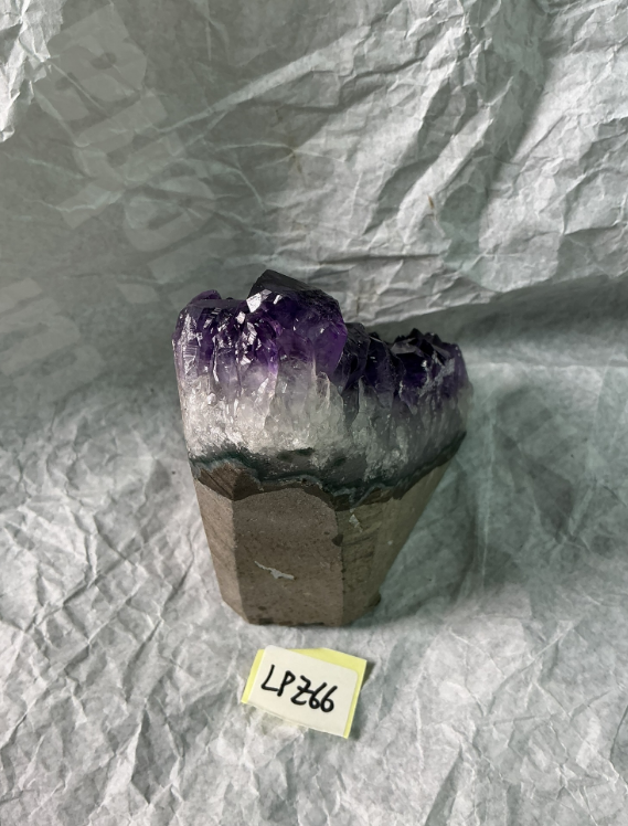 ZB195 LPZ66 紫水晶擺件 0.76-0.9kg