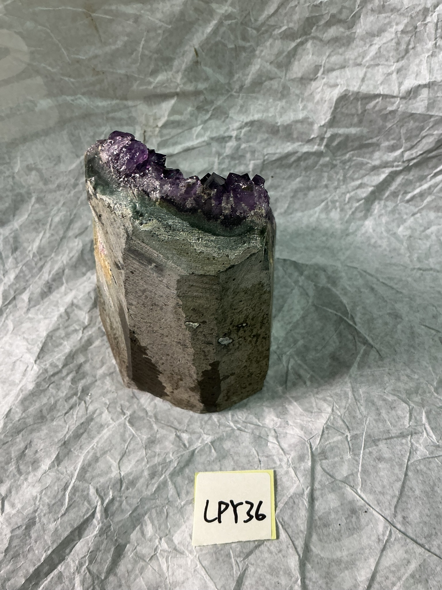 ZB122 LPY36 紫水晶擺件 0.65-0.75kg