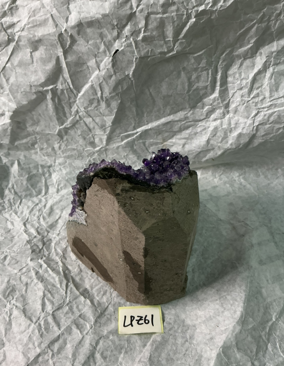 ZB190 LPZ61 紫水晶擺件 0.76-0.9kg