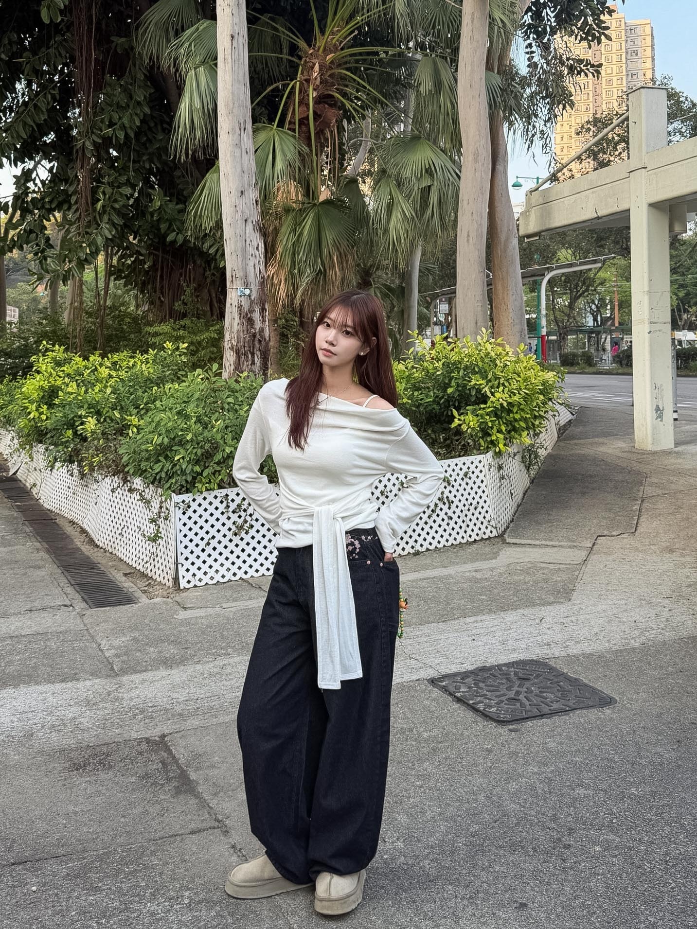 【網站限定優惠】櫻花刺繡彎刀褲