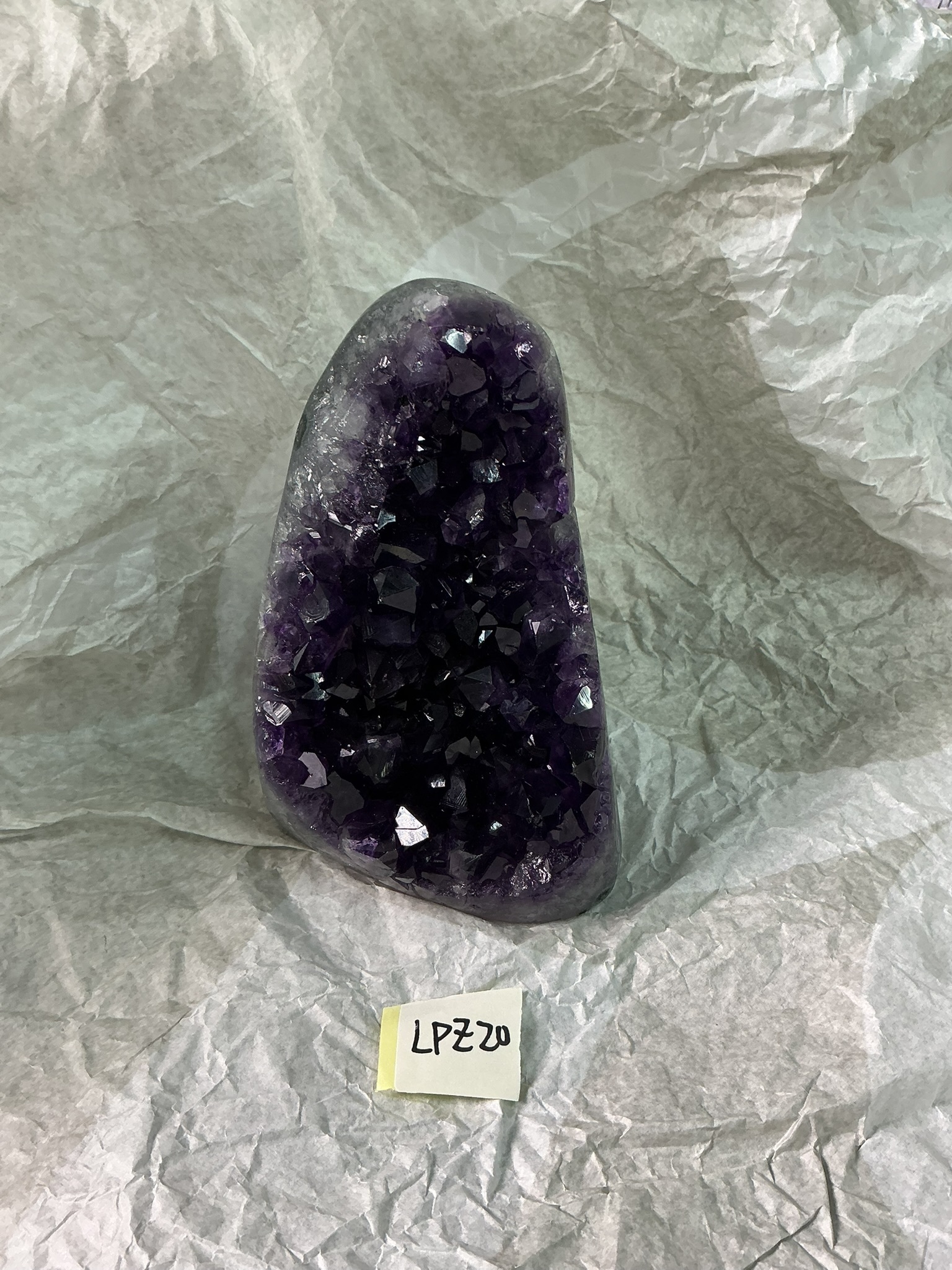 ZB149 LPZ20 紫水晶擺件 0.76-0.9kg