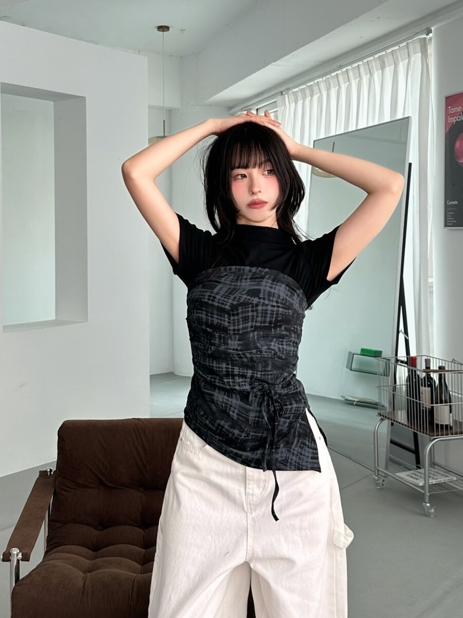 迷失東京 不規則格紋下斜角平口top