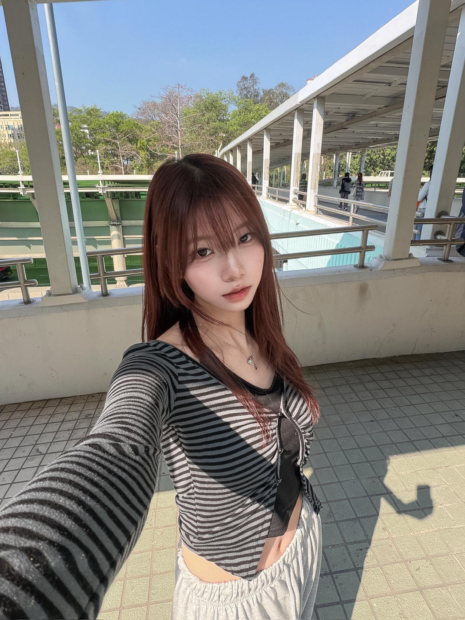 間條垂感假兩件掛頸長袖Top