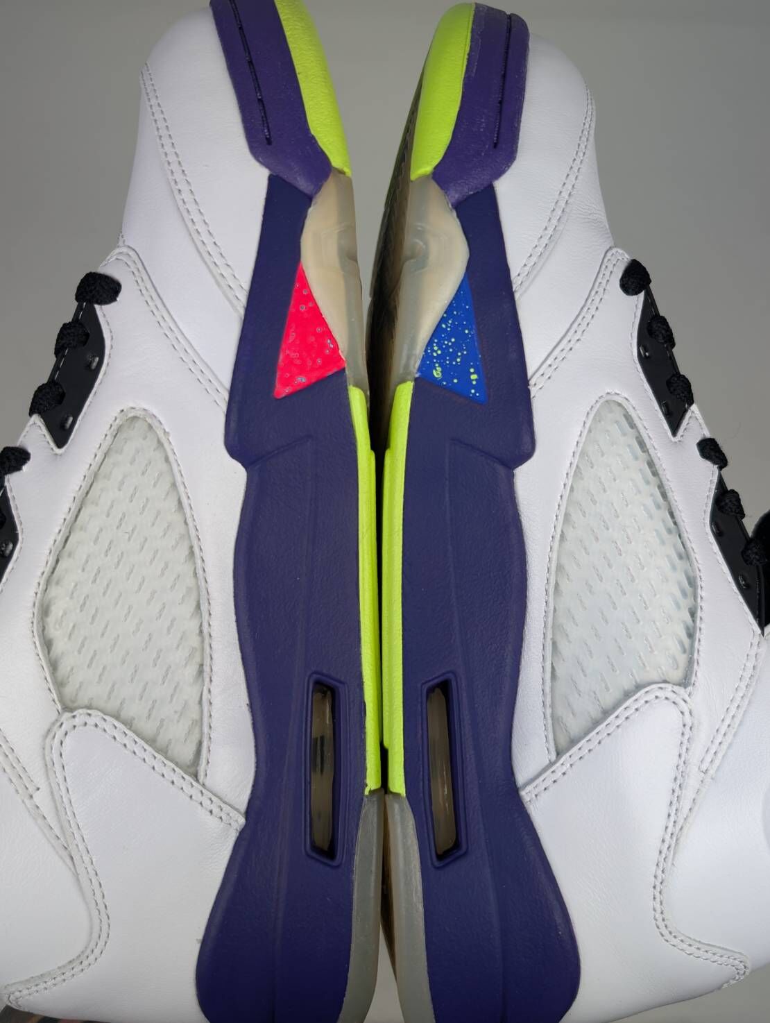 微瑕疵-左右中底鞋底泛黃鞋面色差 DB3335-100 M9.5 Jordan 5 Retro Alternate Bel-Air