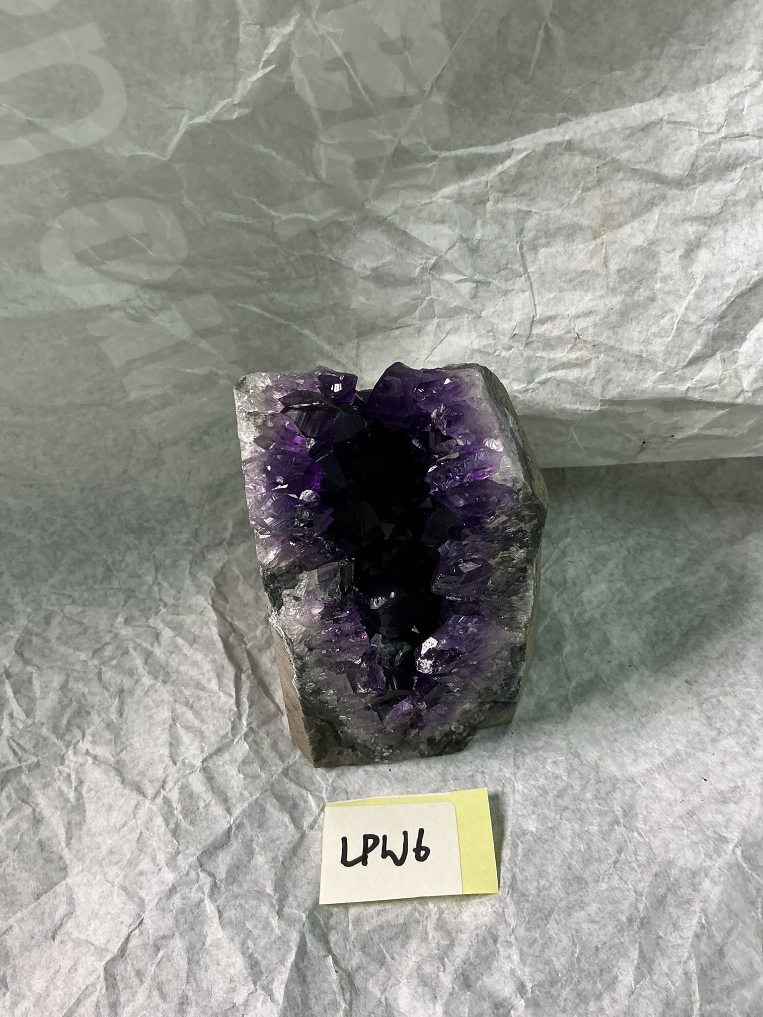 ZB023 LPW6 紫水晶擺件 0.3-0.45kg