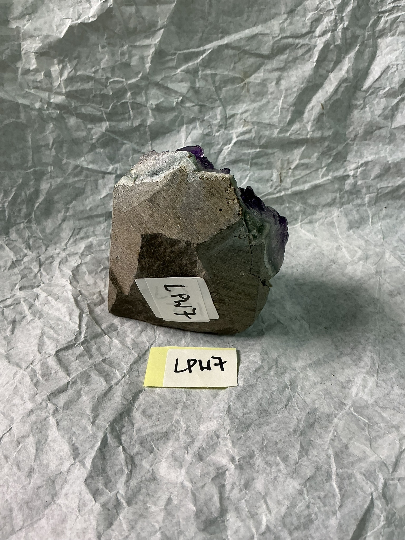 ZB024 LPW7 紫水晶擺件 0.3-0.45kg