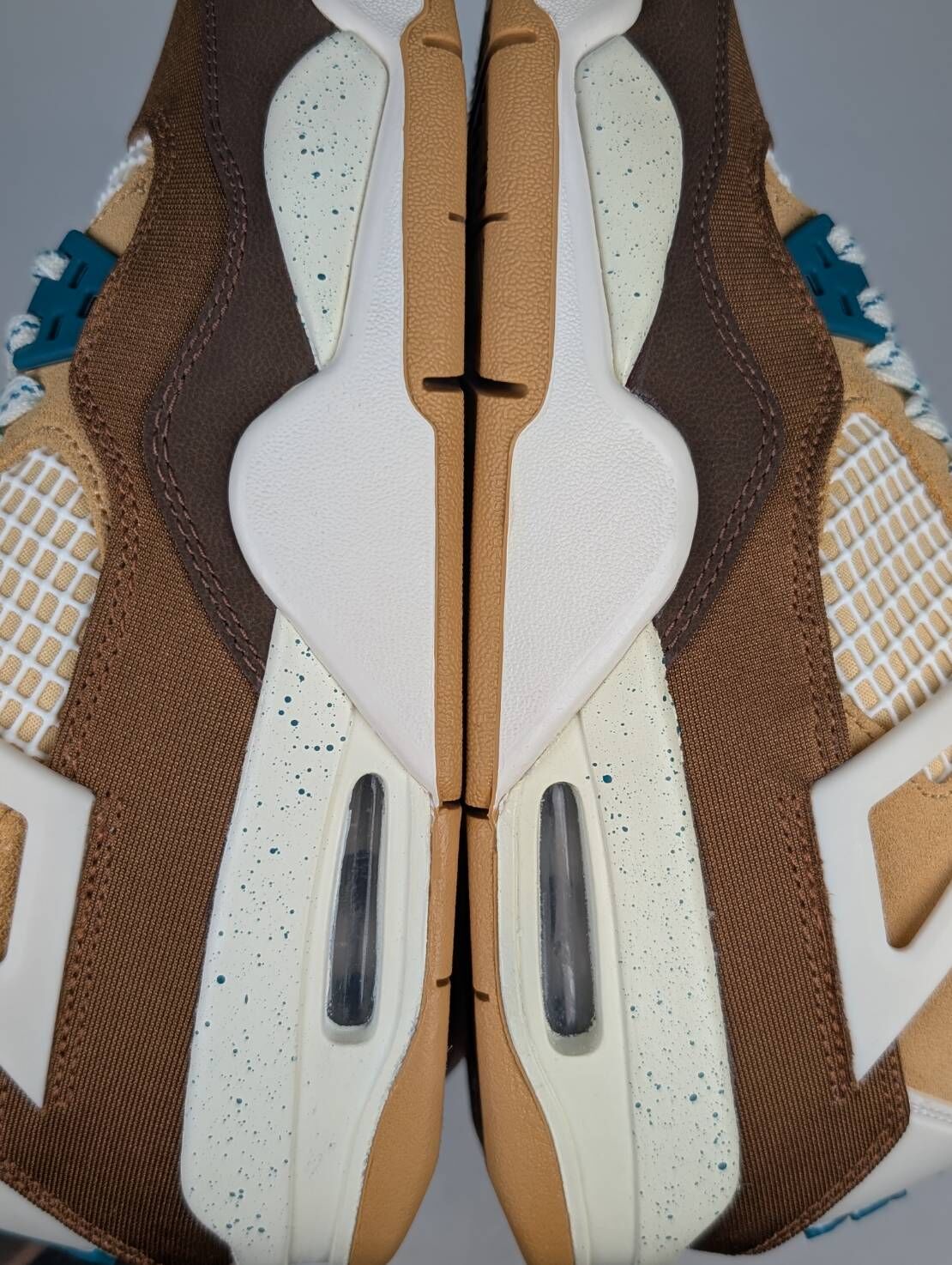 微瑕疵-左右腳中底色差 FB2214-200 5Y Air Jordan 4 Retro GS " Cacao Wow " 泰迪熊配色 褐色 女鞋 大童