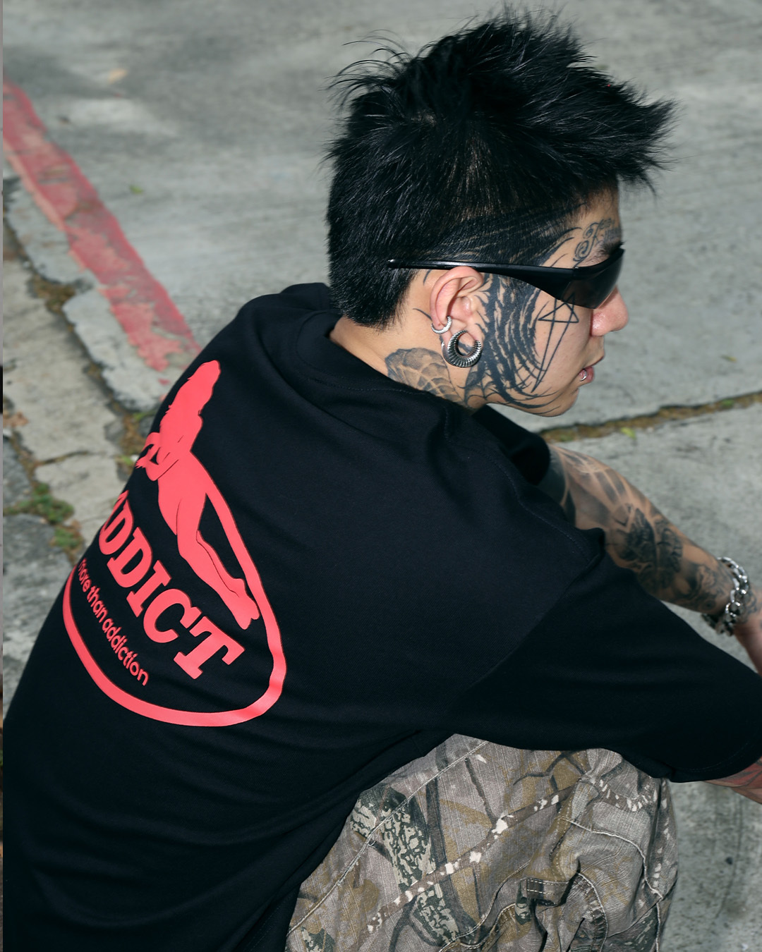 【逢甲FUZZY】MTA Logo Silhouette Boxy Tee 剪影 短袖 黑色 紅色 M26ST1