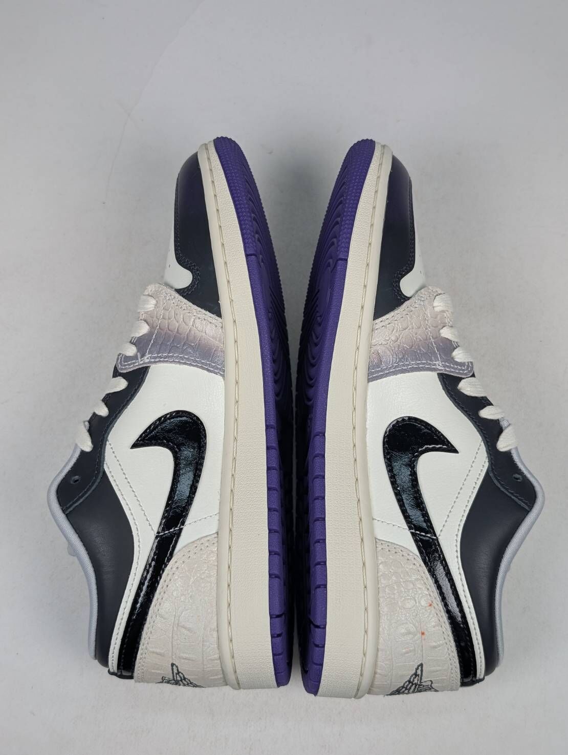 微瑕疵-左右腳中底泛黃後跟染色 HF5759-101 W9 Air Jordan 1 Low SEPunk Rock