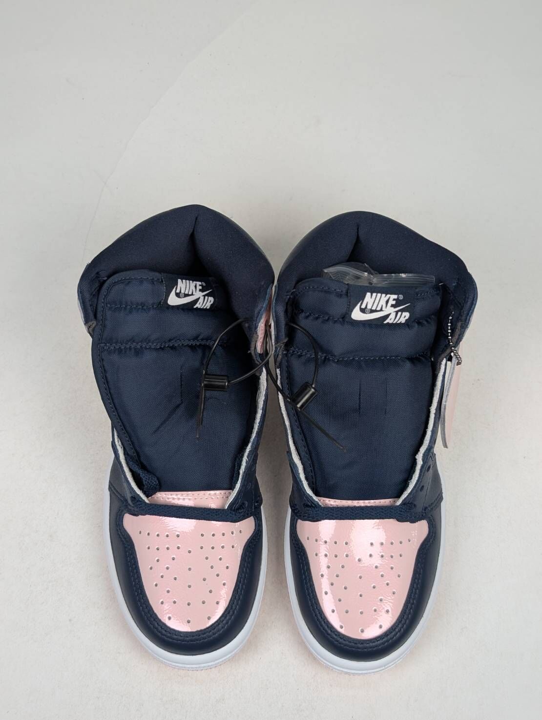 微瑕疵-右腳鞋舌脫線 DD9335-641 W5.5 Air Jordan 1 High " Atmosphere " 泡泡糖 粉黑 女款 男女鞋