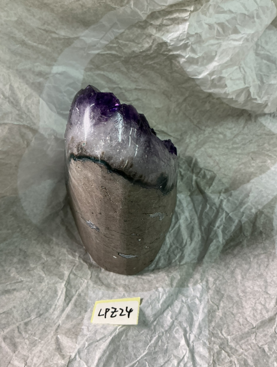 ZB153 LPZ24 紫水晶擺件 0.76-0.9kg