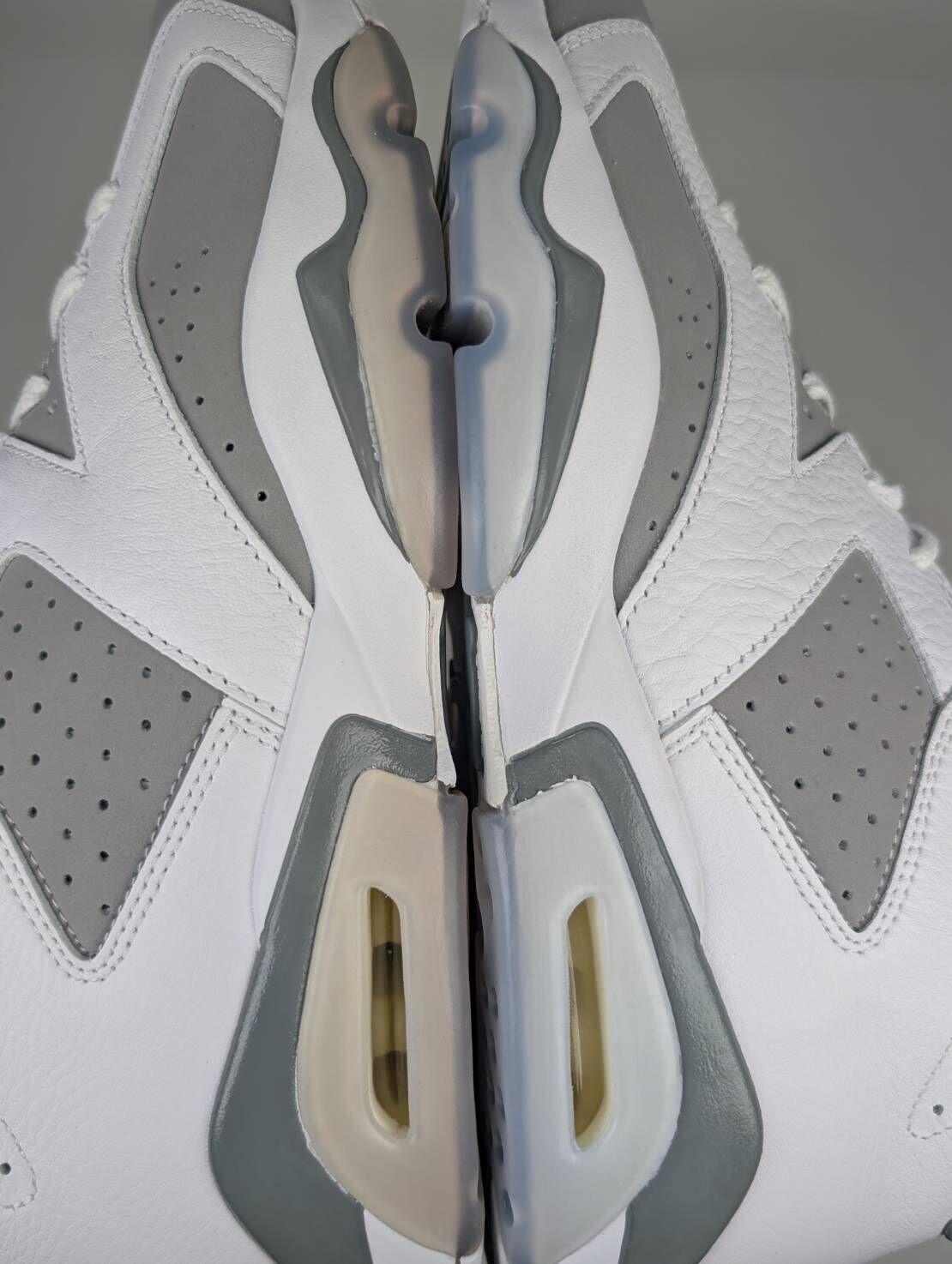 微瑕疵-左右腳中底鞋底泛黃鞋面色差 CT8529-100 M11 Air Jordan 6 “ Cool Grey ” 酷灰 男款