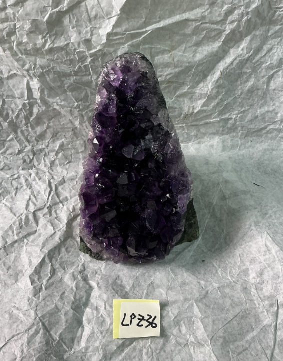 ZB165 LPZ36 紫水晶擺件 0.76-0.9kg