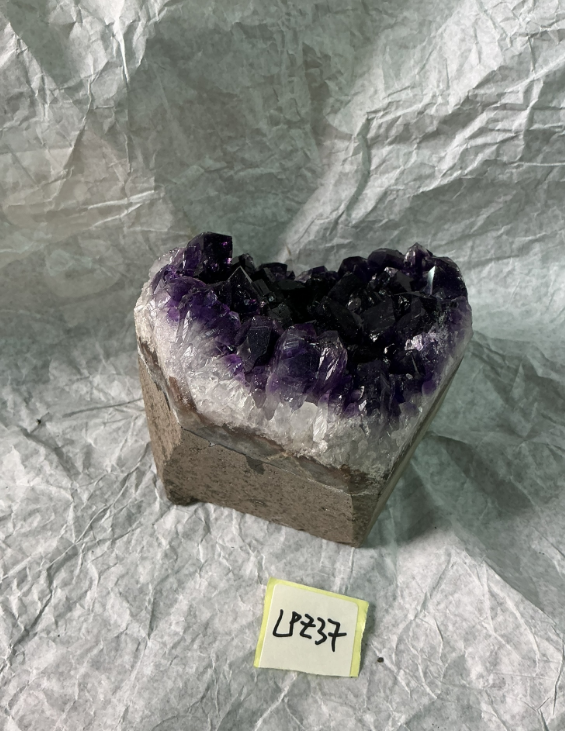 ZB166 LPZ37 紫水晶擺件 0.91-1.1kg