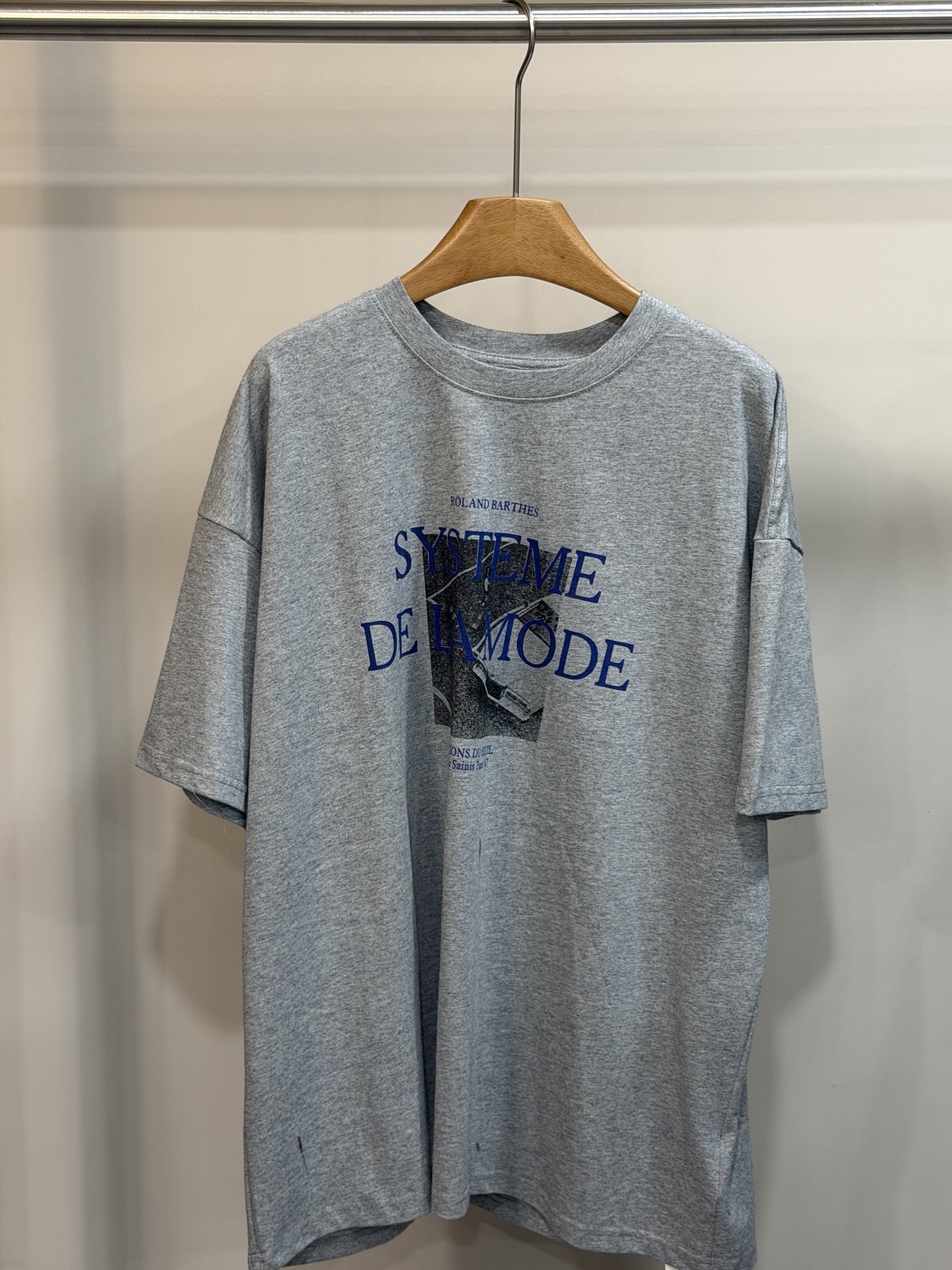 W00221英文字寬鬆長版上衣