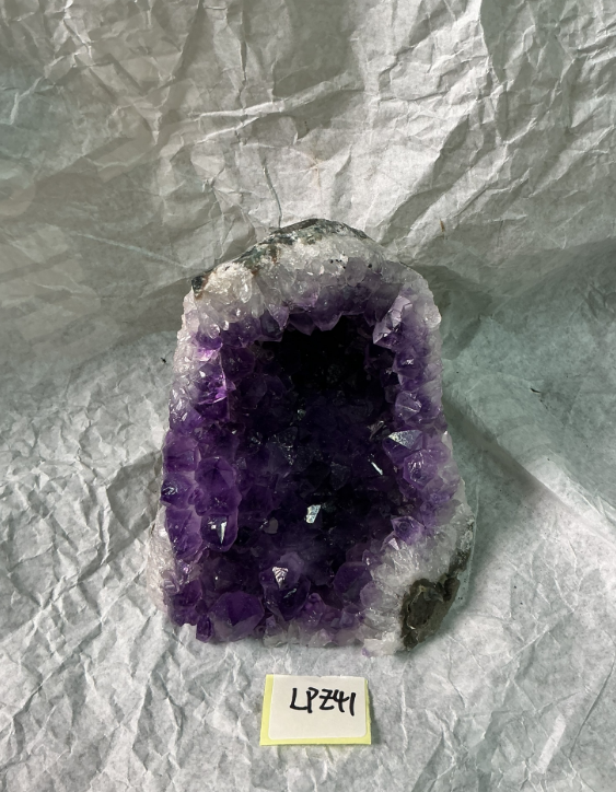 ZB170 LPZ41 紫水晶擺件 0.76-0.9kg