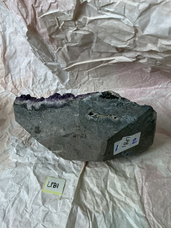 ZB280 LPB1 紫水晶擺件 2.1-3kg