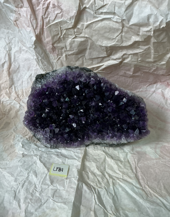 ZB280 LPB1 紫水晶擺件 2.1-3kg