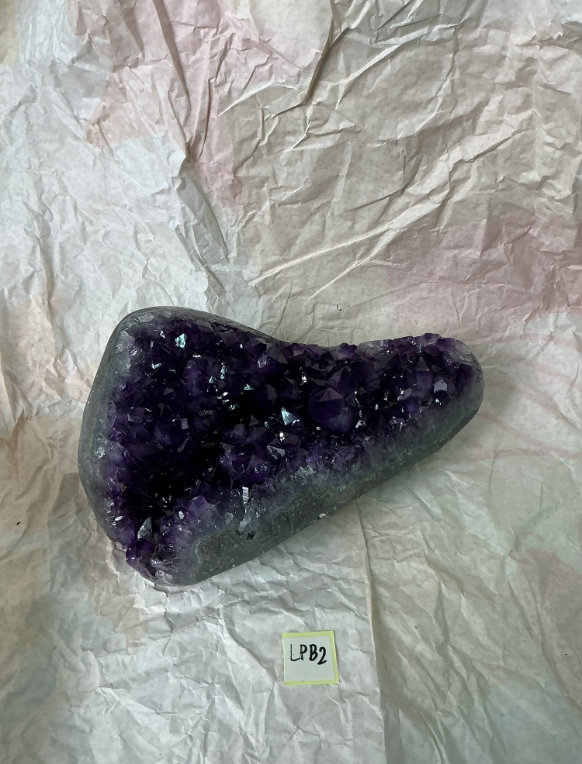 ZB281 LPB2 紫水晶擺件 2.1-3kg