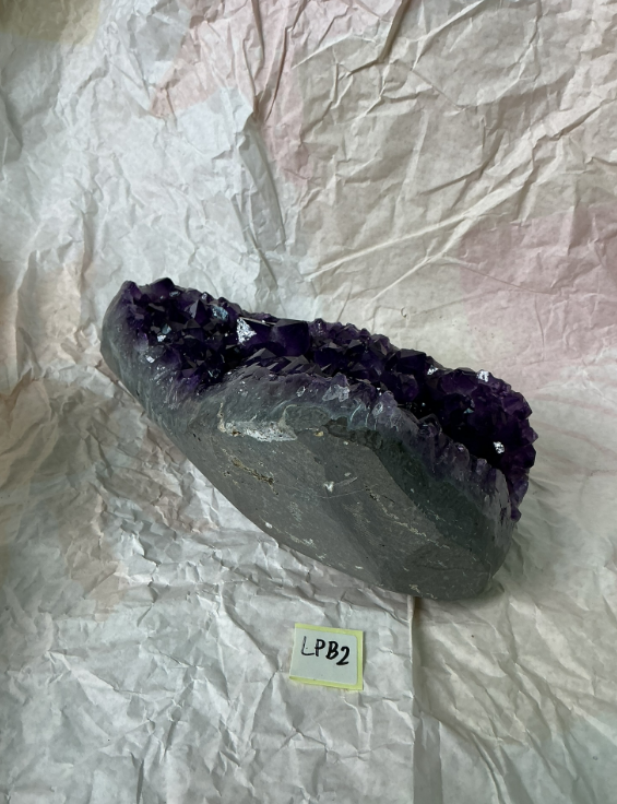 ZB281 LPB2 紫水晶擺件 2.1-3kg