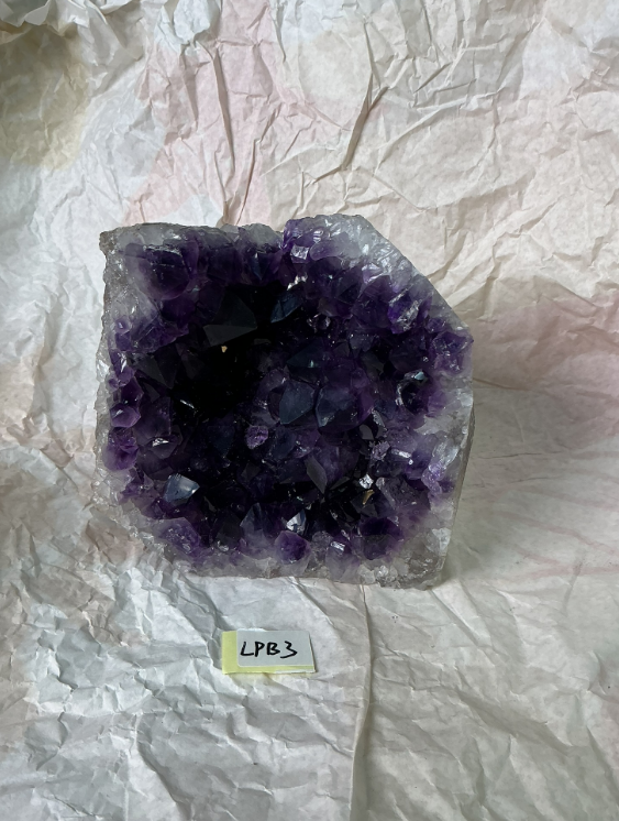 ZB282 LPB3 紫水晶擺件 2.1-3kg