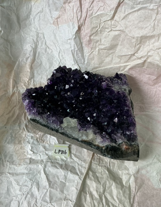 ZB285 LPB6 紫水晶擺件 2.1-3kg