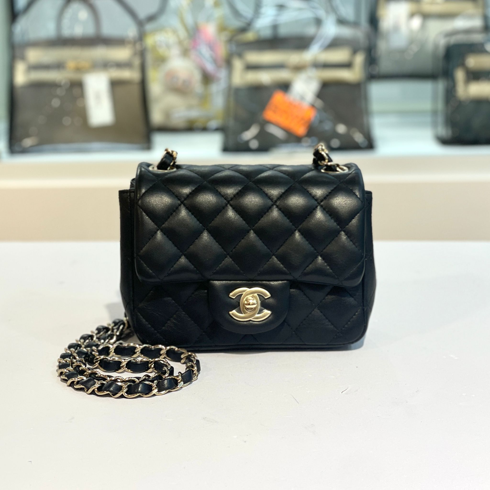 全新未使用品!!! CHANEL CF17 方胖子 A35200 黑色羊皮淡金 @310開 #兩年免費保養 #BRAND NEW #香榭站正品