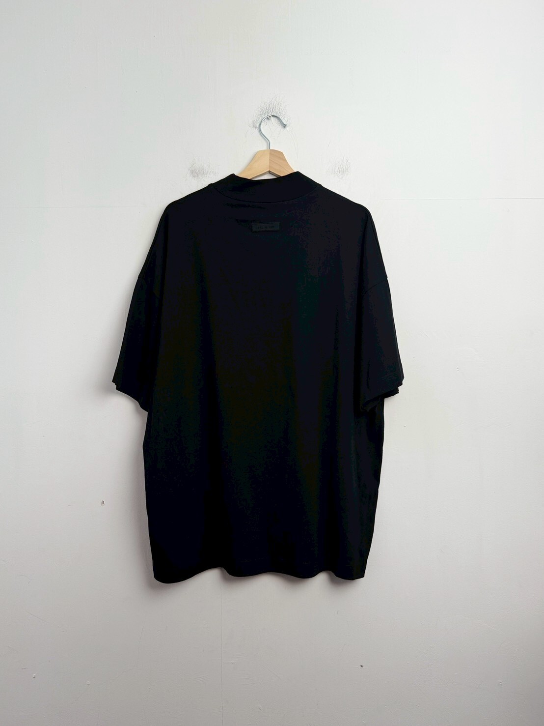 FEAR OF GOD Essentials Arch Logo Jet Black T Shirt SIZE S