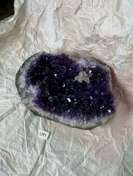 ZB308 LPE1 紫水晶擺件 5.1-7kg