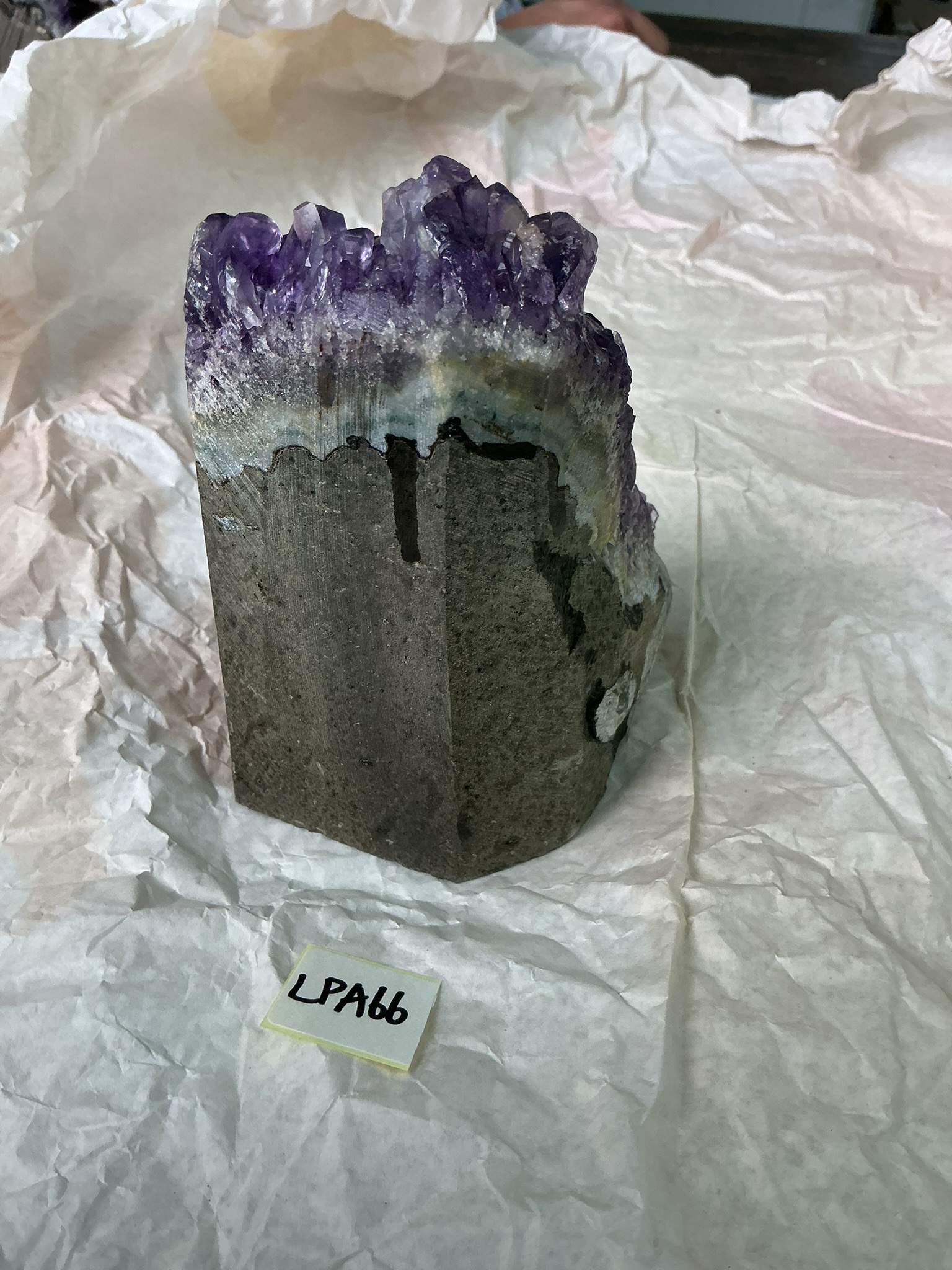 ZB263 LPA66 紫水晶擺件 1-2kg