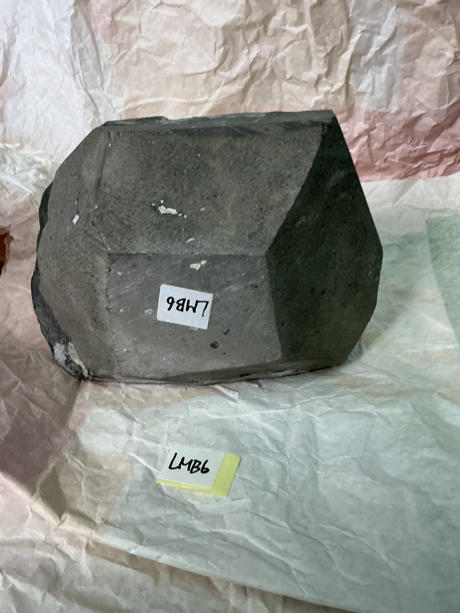 ZB351 LMB6 水晶聚寶盆 1.6-2.3kg