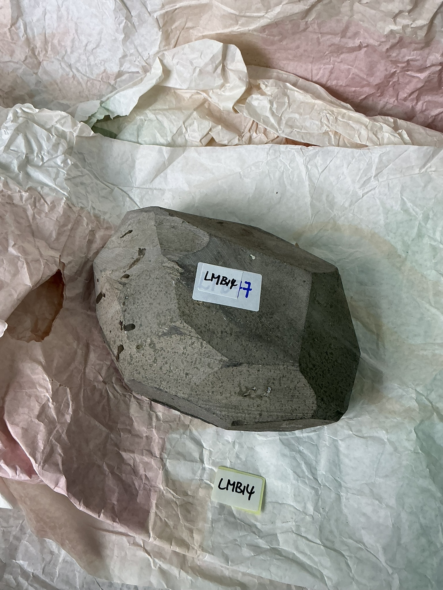 ZB359 LMB14 水晶聚寶盆 1.6-2.3kg