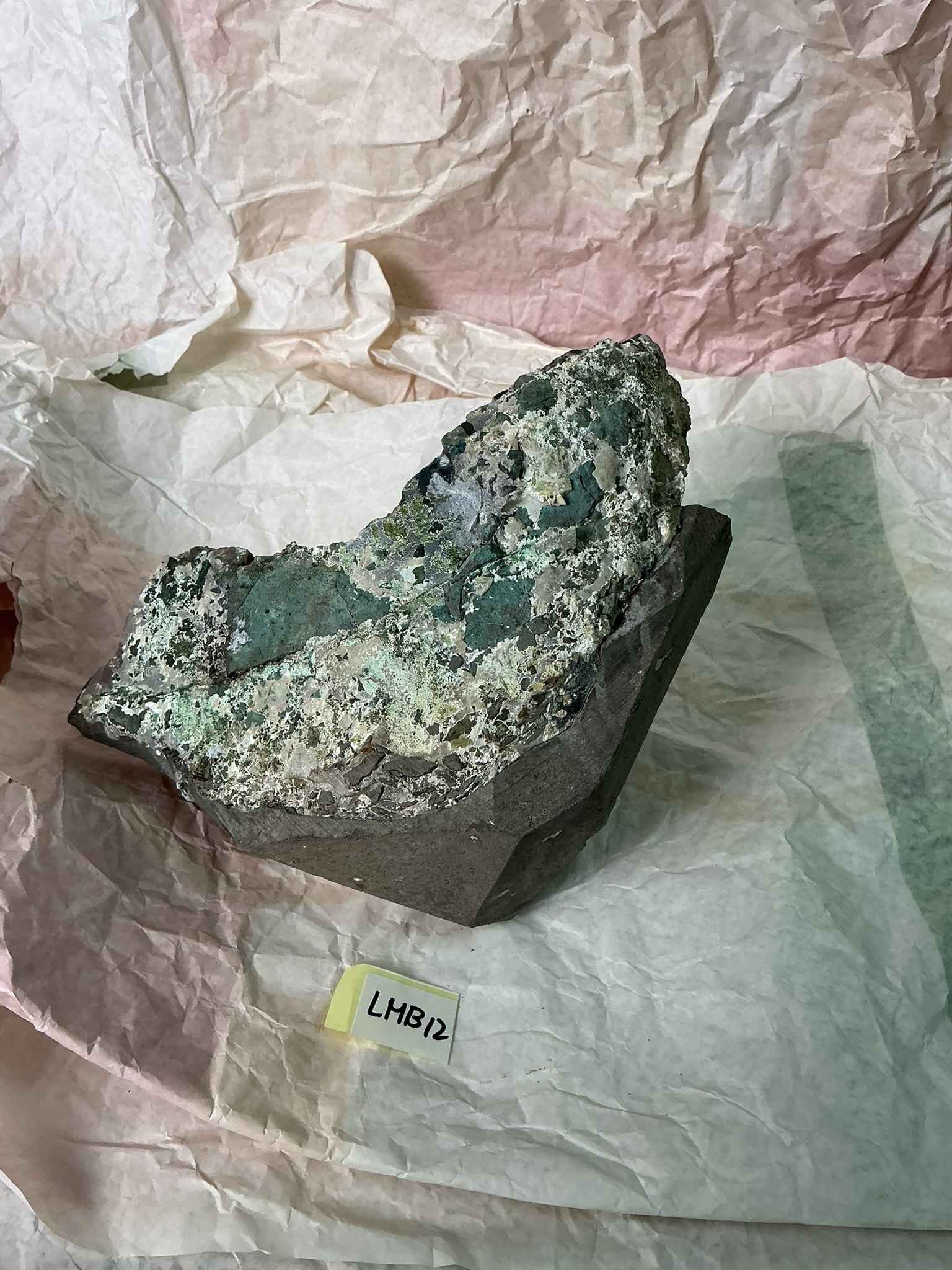 ZB357 LMB12 水晶聚寶盆 1.6-2.3kg