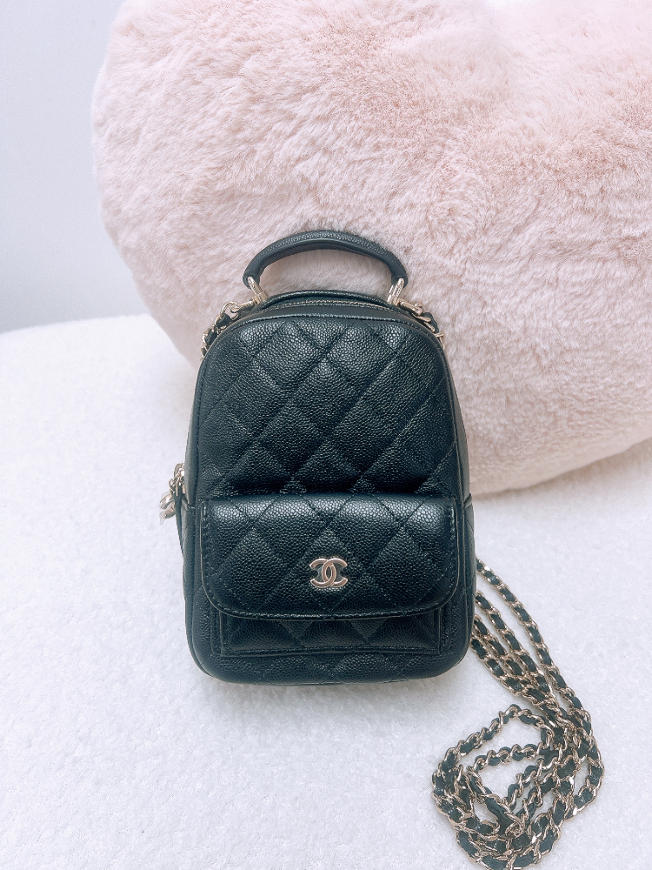 Chanel mini backpack (black caviar/ GHW)